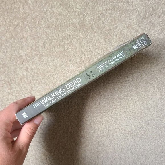 4/$20‎ The Walking Dead:The Fall of the Governor:Part One by Robert Kirkman - Picture 3 of 6